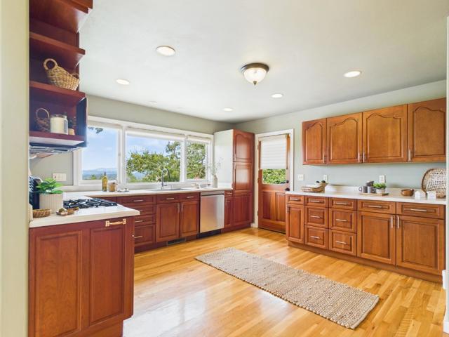 214 Soledad Place, Monterey CA: https://media.crmls.org/mediaz/580d1303-5d4c-4869-9de4-04d4eebd0348.jpg