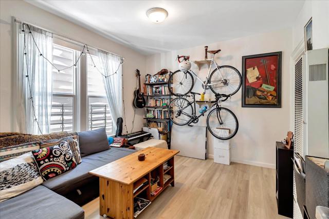 873 Wood Street, Oakland CA: https://media.crmls.org/mediaz/580d6646-4036-4fd4-b8d1-20c7f25079d9.jpg