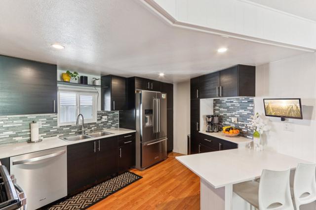 252 Lei Drive, Palm Springs CA: https://media.crmls.org/mediaz/580d7677-83ae-4f40-ab2f-757eba23b39c.jpg