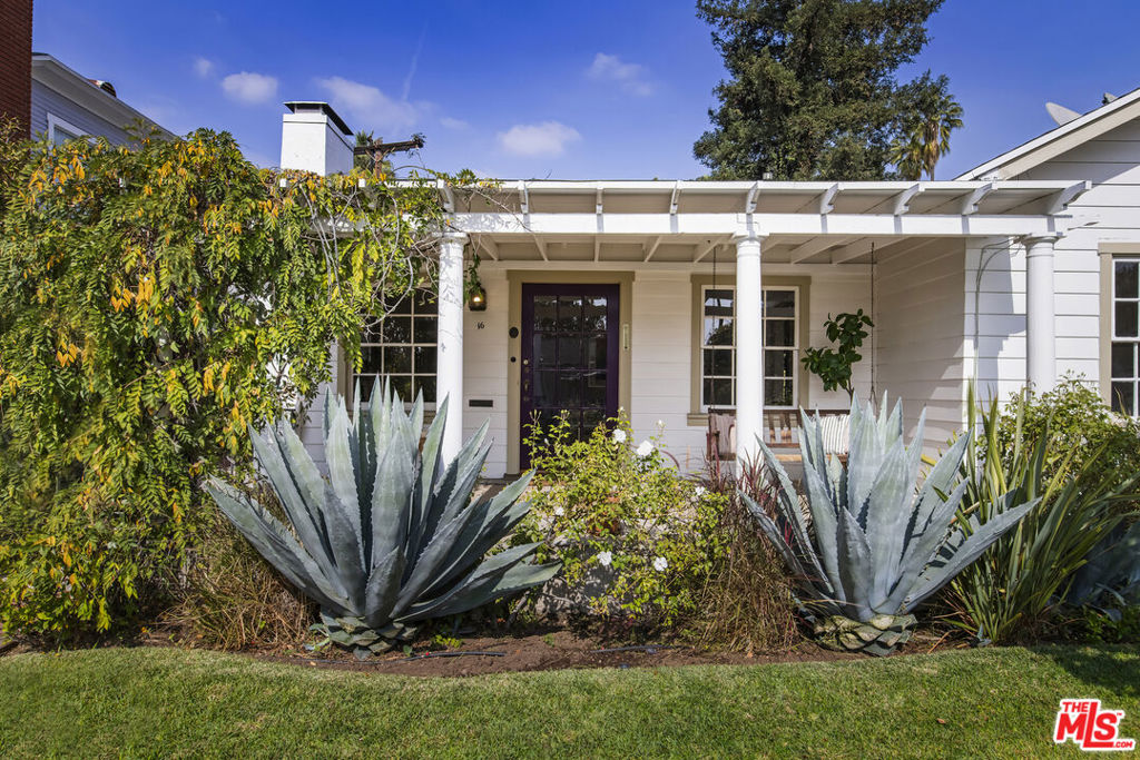 16 Oak Knoll Gardens Drive