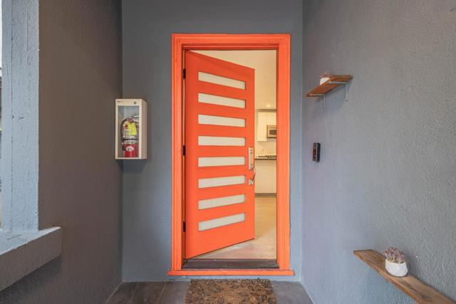 4211 Martin Luther King Jr Way, Oakland CA: https://media.crmls.org/mediaz/580de7ab-bfd6-4b3d-8f4a-472be059b9ac.jpg