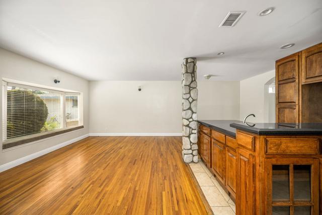 12109 Bluefield Avenue, La Mirada CA: https://media.crmls.org/mediaz/580dfbda-e6d3-45e2-9d22-2f65a1dbbdb0.jpg