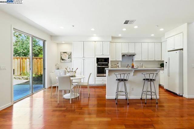 37420 Gillett Rd, Fremont CA: https://media.crmls.org/mediaz/580e953d-bcb3-4cb8-9a77-511c9134e48a.jpg