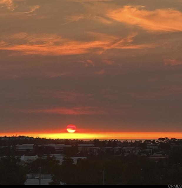 6132 Colt Place, Carlsbad CA: https://media.crmls.org/mediaz/580f19c0-1f9d-4bc2-a9e8-3a259d1e55eb.jpg
