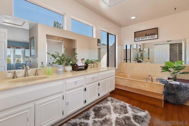 1541 Vaquero Gln, Escondido CA: https://media.crmls.org/mediaz/581036fc-13a7-41b2-902e-a3c6a402799d.jpg