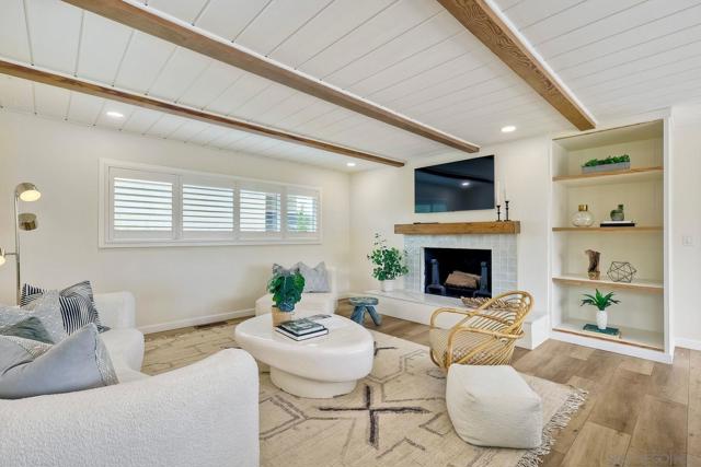 Image 11 of 43 For 3380 Trumbull St