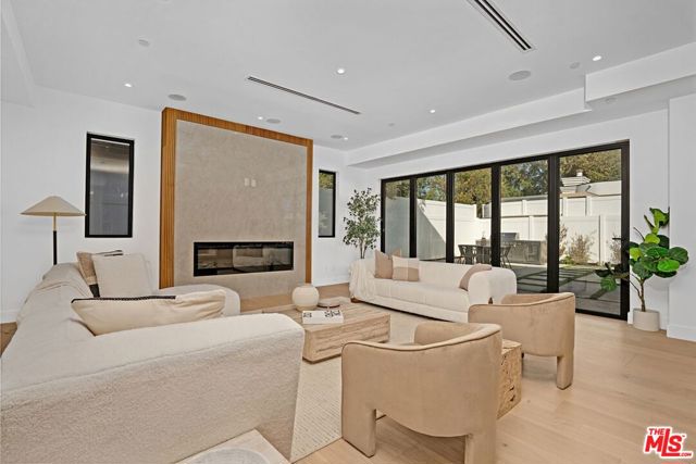 17509 Martha Street photo 8
