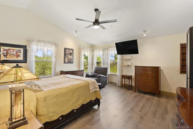 10505 Valle Vista Rd, Lakeside CA: https://media.crmls.org/mediaz/581117f3-3e42-44f9-a27d-bd397cae48c7.jpg