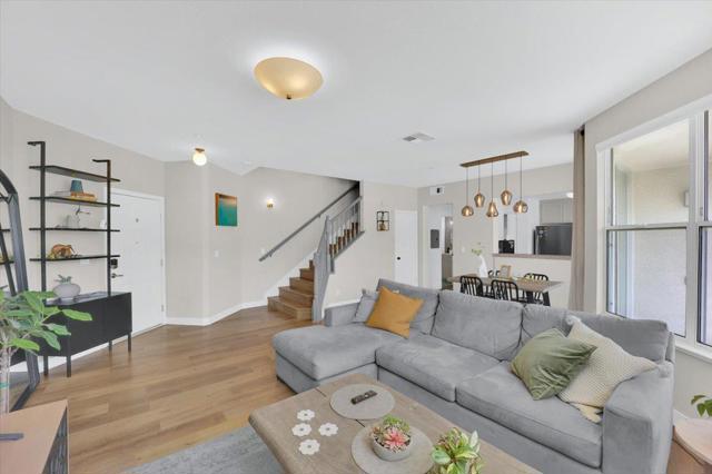 401 Baltic Circle,  CA: https://media.crmls.org/mediaz/58114a93-ccf0-4b69-a2a5-51e30f77622c.jpg