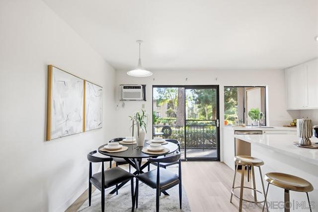 7858 Cowles Mountain Ct, San Diego CA: https://media.crmls.org/mediaz/58128503-f31b-4273-b745-41c517f34824.jpg