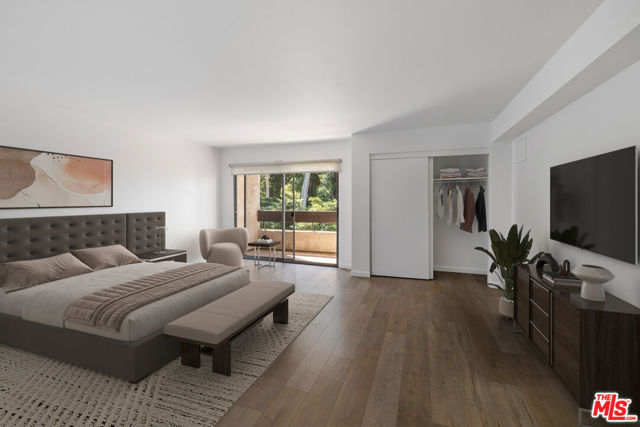 2700 Cahuenga Boulevard, Los Angeles CA: https://media.crmls.org/mediaz/58139c22-f70d-4f05-ae81-5dde90effaef.jpg
