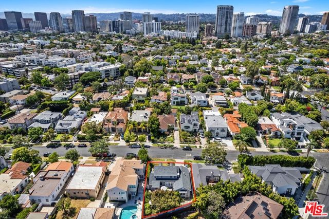 10574 Holman Avenue, Los Angeles CA: https://media.crmls.org/mediaz/58145d73-d2e4-4965-a20c-e19f77c6e604.jpg