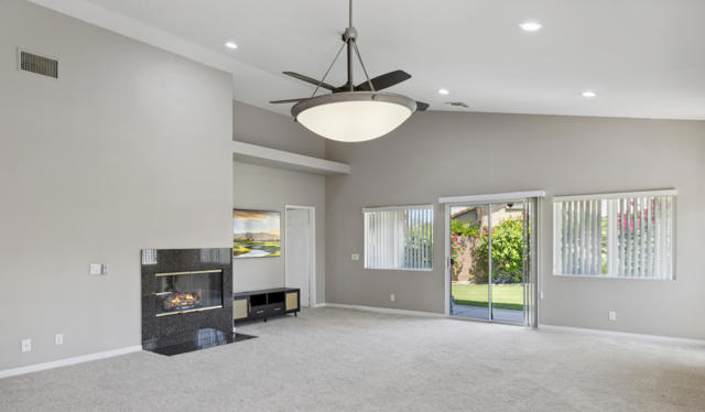 45554 Shaugnessy Drive, Indio CA: https://media.crmls.org/mediaz/58149d7d-2448-4899-b3e5-4b70305c0007.jpg