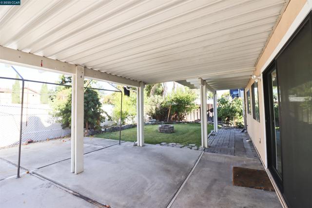4632 Country Hills Dr, Antioch CA: https://media.crmls.org/mediaz/58159c46-2f76-40d1-9b0f-1cfd0975af95.jpg