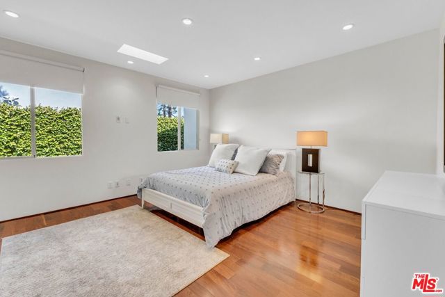 15514 CASIANO Court, Los Angeles CA: https://media.crmls.org/mediaz/5815a0c1-dc8f-47c6-b3b7-212e2ace2729.jpg