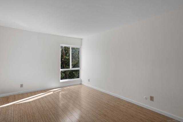 2266 Grand Ave, San Diego CA: https://media.crmls.org/mediaz/58163c20-678d-471e-9b7c-8f6c157dace5.jpg