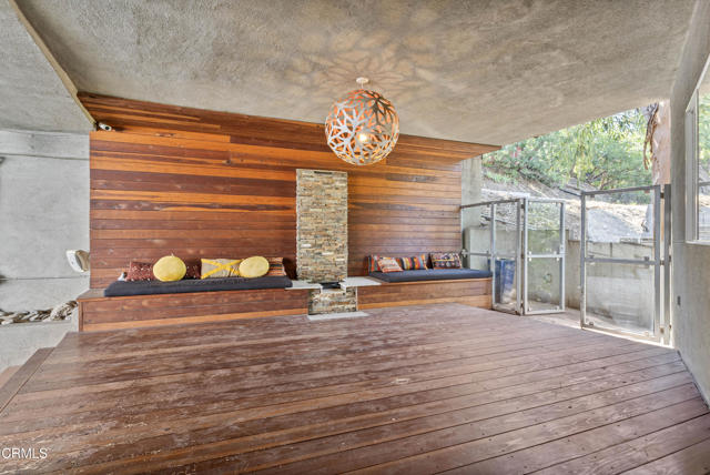 453 Frontenac Avenue, Los Angeles CA: https://media.crmls.org/mediaz/58165c8b-4ce0-41d8-aaf0-083d03f01825.jpg