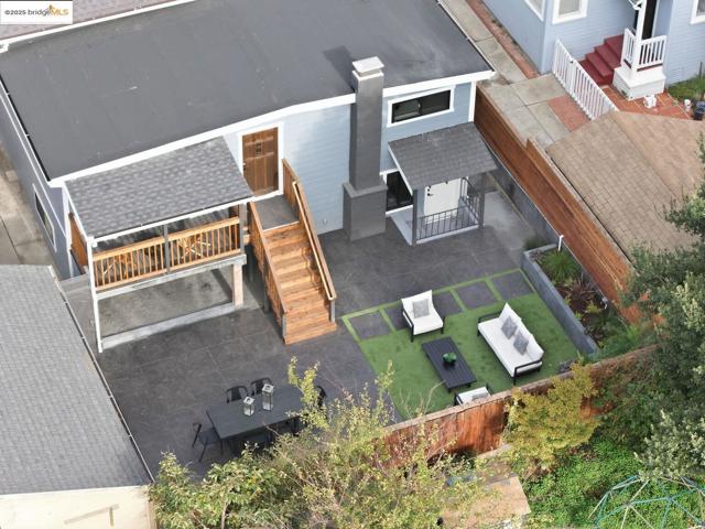 3274 Encinal Ave, Alameda CA: https://media.crmls.org/mediaz/581665e2-3c71-400d-b138-74d7b56d3edc.jpg