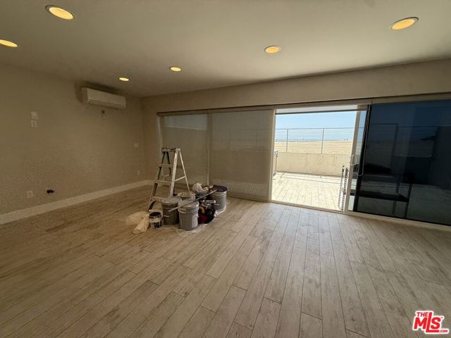 6955 Trolleyway, Playa del Rey CA: https://media.crmls.org/mediaz/5816cdbd-36f8-42e6-8dd4-d2c7b08a7f44.jpg