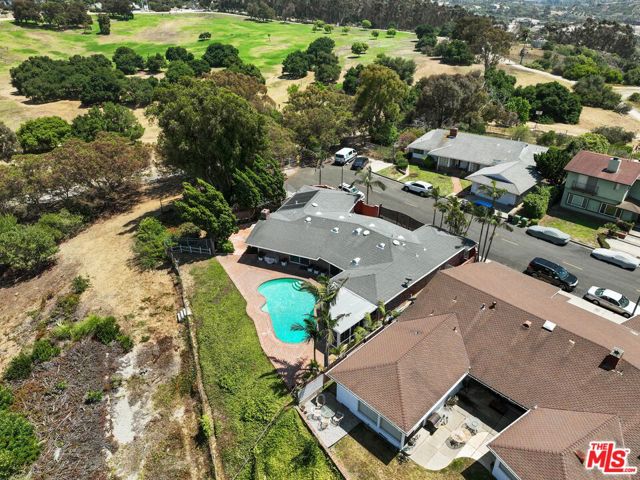 4260 S Cloverdale Avenue, Los Angeles CA: https://media.crmls.org/mediaz/5817877d-82a2-4537-90c0-b3e09da41ed6.jpg