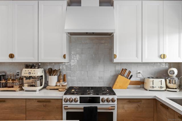 2068 Montclair, San Diego CA: https://media.crmls.org/mediaz/5817f0e6-1fb1-4c3e-9fb3-78cb606ec0dd.jpg