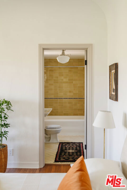3744 Clayton Avenue, Los Angeles CA: https://media.crmls.org/mediaz/5818423f-48fa-46aa-83cb-f30a63c89797.jpg