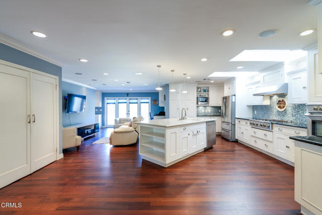 Detail Gallery Image 8 of 44 For 2765 San Pasqual St, Pasadena,  CA 91107 - 2 Beds | 2 Baths