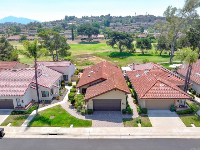 17788 Caminito Balata, San Diego CA: https://media.crmls.org/mediaz/5819c724-c120-46b1-b06b-d667a75fa67a.jpg