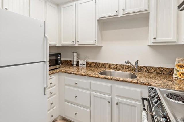 Image 6 of 51 For 1508 Circa Del Lago  B108