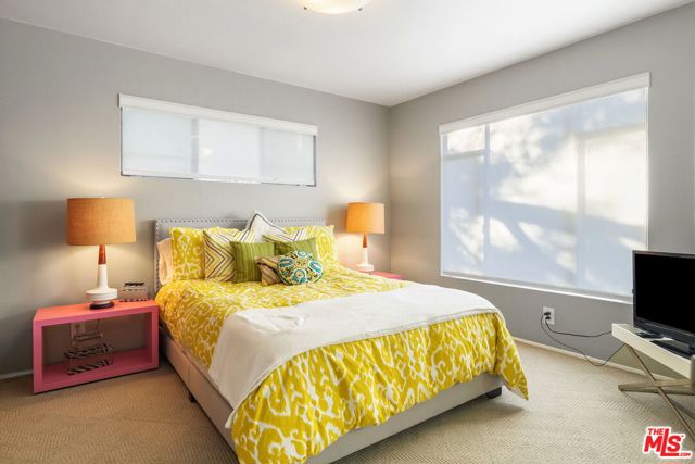 1313 Corona Drive, Glendale CA: https://media.crmls.org/mediaz/581bad28-e94a-412d-8255-9e28db965962.jpg