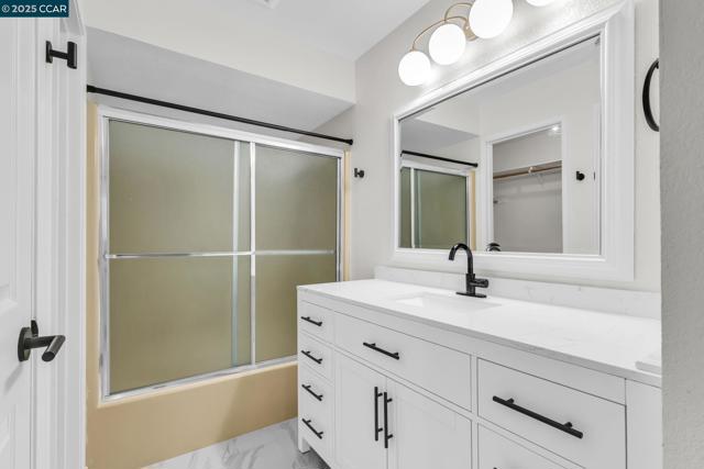 236 Canyon Woods Way, San Ramon CA: https://media.crmls.org/mediaz/581bec3a-0493-4f98-b449-ae7c275b2421.jpg