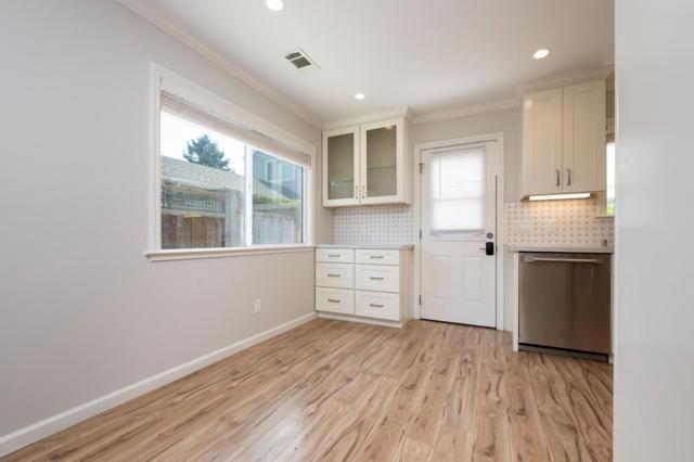 725 Laurel Avenue, Burlingame CA: https://media.crmls.org/mediaz/581c1e1d-4ca7-4fda-982a-3c2d403388bd.jpg