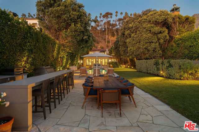 Image 63 of 72 For 705 Palisades Beach Road