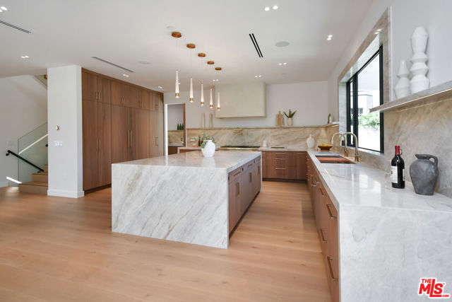 Image 12 of 60 For 112 Valley Street