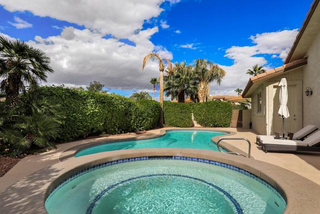 79505 Saint Margarets Bay, Bermuda Dunes CA: https://media.crmls.org/mediaz/581d569b-6342-4801-86b3-3375868c4343.jpg