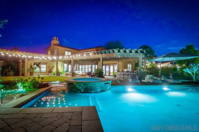 8457 Lower Scarborough, San Diego CA: https://media.crmls.org/mediaz/581dab28-5bdb-4fab-a71c-f9efe137b81b.jpg