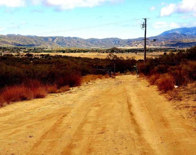 38400 Fischer N Road, Anza CA: https://media.crmls.org/mediaz/581e047e-ebb9-4a75-99b1-fe3f9475397a.jpg