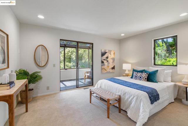 6766 Armour Dr, Oakland CA: https://media.crmls.org/mediaz/581e6493-1298-4a14-a828-bc5f322fda4a.jpg