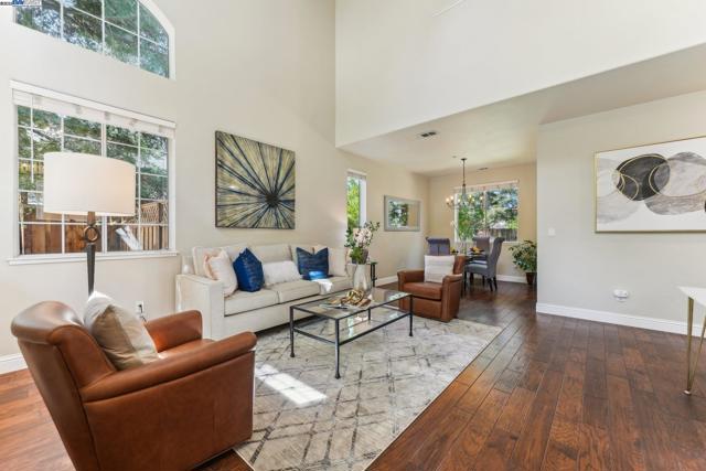 1159 Vintner Pl, Livermore CA: https://media.crmls.org/mediaz/581eb550-c3c7-4c6c-846a-429f37962c3a.jpg