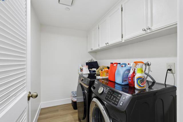 963 La Mesa Ter, Sunnyvale CA: https://media.crmls.org/mediaz/581f7f93-55cf-4f77-9220-8be08e027521.jpg