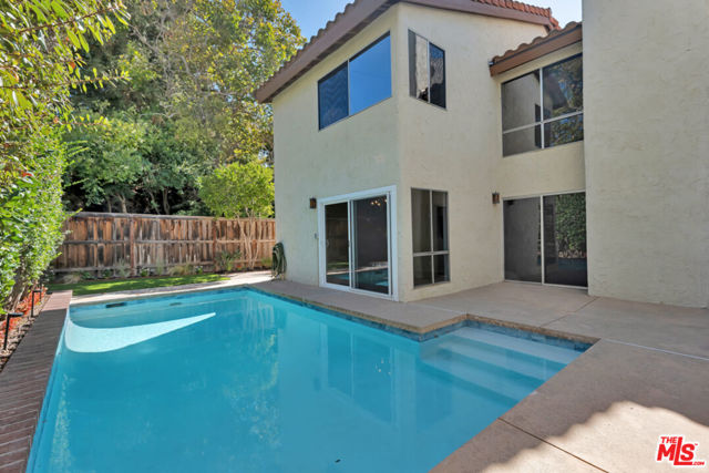 603 Racquet Club Lane, Thousand Oaks CA: https://media.crmls.org/mediaz/581fde4e-f821-40db-92e2-41e5e44b010c.jpg