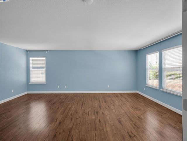 1413 Angus St, Patterson CA: https://media.crmls.org/mediaz/581ffb5f-d226-42ad-b865-62e6660b0b16.jpg