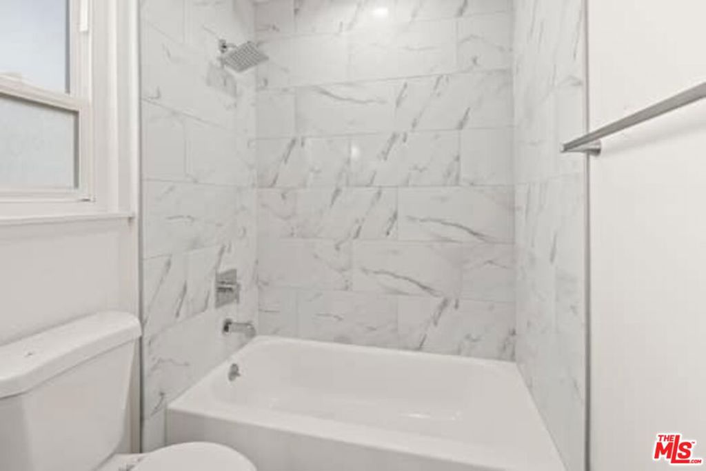 https://media.crmls.org/mediaz/58200f3e-84a5-467b-ba09-2f5b2359eafd.jpg?preset=X-Large