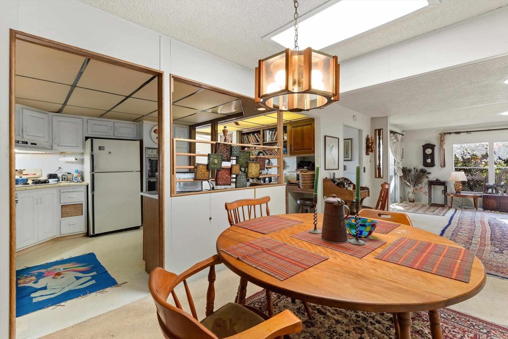 350 El Camino Real - photo 15