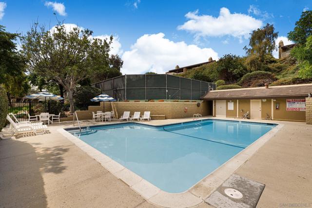 4637 Coralwood Cir, Carlsbad, California 92008, 2 Bedrooms Bedrooms, ,2 BathroomsBathrooms,Townhouse,For Sale,Coralwood Cir,250020235SD