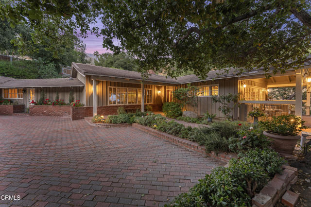 2210 Brambling Lane, Pasadena CA: https://media.crmls.org/mediaz/582165fd-47a7-465e-8461-5e1a64638acc.jpg