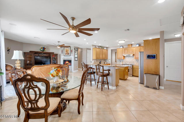 7142 W Avenue A4, Lancaster CA: https://media.crmls.org/mediaz/58216899-b6a5-4938-96e8-7c98f8c58957.jpg
