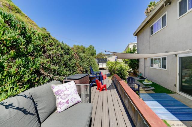 3851 Basilone St, San Diego CA: https://media.crmls.org/mediaz/5821c6ea-f07d-4490-b07b-dc2cbf4592ce.jpg
