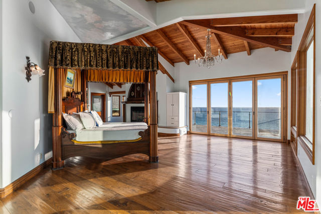 7007 Birdview Avenue, Malibu CA: https://media.crmls.org/mediaz/582213d6-a4d4-49a2-a3a0-3694f8270727.jpg