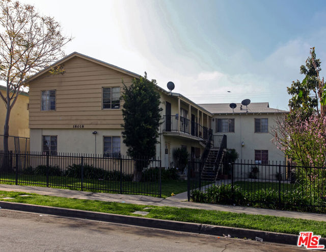 Photo of 18018 Schoenborn Street, Northridge, CA 91325